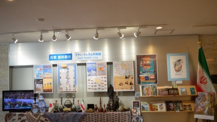 日本人民积极参加“伊日文化交流”画展