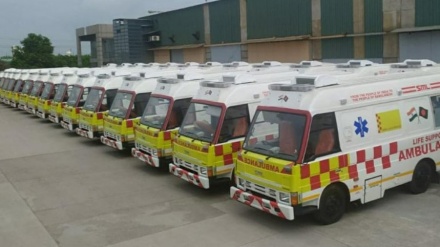  বাংলাদেশকে ৩০টি অ্যাম্বুলেন্স পাঠালো ভারত    