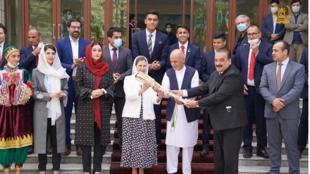 دیدار اشرف غنی با کاروان اعزامی افغانستان به بازی‌های المپیک توکیو 