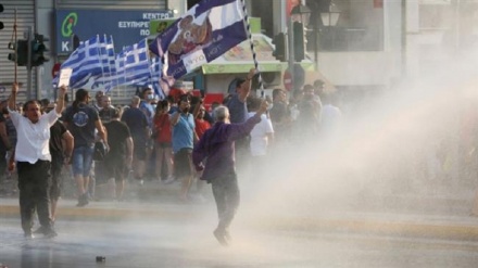 Greek police clash with anti-vaccine protesters in Athens