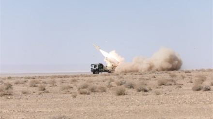 “梅尔萨德16”导弹在伊朗中部沙漠试射成功