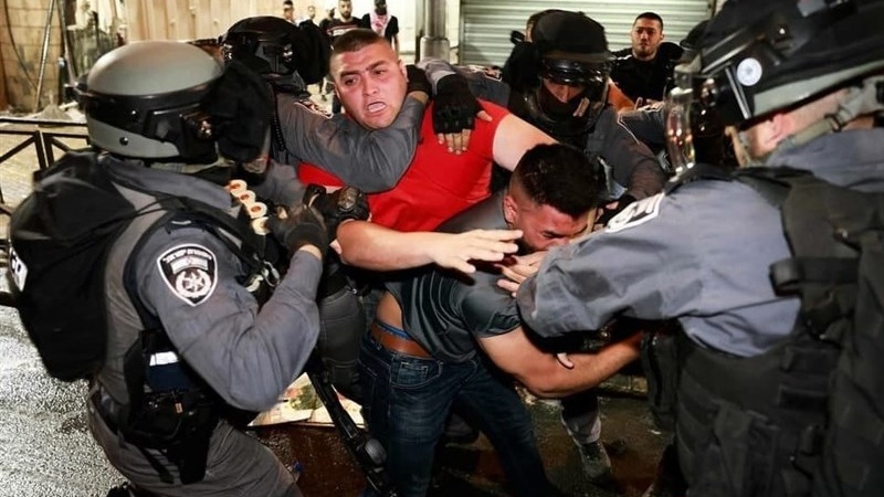 Forcat ushtarake sioniste sulmojnë dhunshëm protestuesit palestinezë