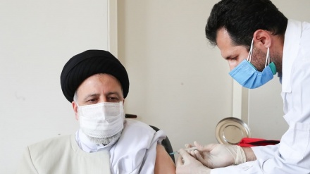  رئیسی: واکسیناسیون عمومی علیه کرونا،اولویت دولت ایران است
