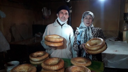 پخت انواع نان در شهر خجند