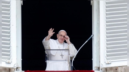 Kërcënohet Papa Françesku, i dërgojnë zarf me plumba