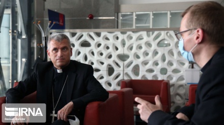 En image l’arrivée des autorités officielles à l'investiture du Président Ebrahim Raïssi à Téhéran