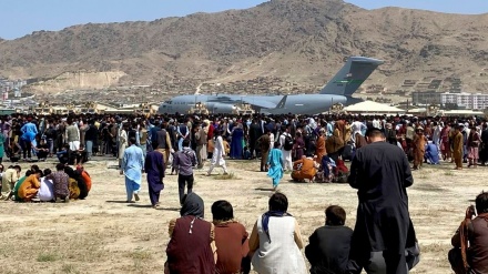 カーブル空港の混乱で１０人が死亡