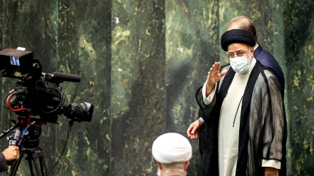 Iran, Raisi: via subito le sanzioni