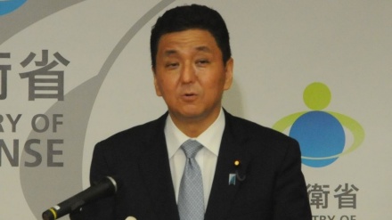 岸防衛相、「与那国への電子戦部隊配備を検討中」