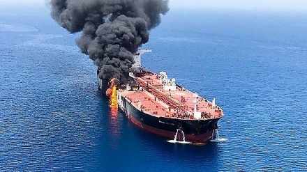 इस्राईली जहाज़ पर ओमान सागर में हुए हमले ने बहुत से समीकरण बदल दिए, क्या सीरिया के ज़बआ एयरपोर्ट पर इस्राईली हमले का यह ईरानी इंत़ेक़ाम है?