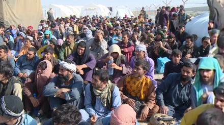 Iran beefs up security along Afghan border amid refugee flow