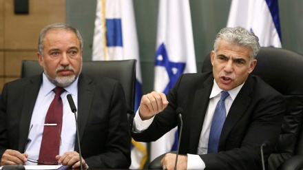 היעדרותם של לפיד וליברמן מקבינט הקורונה עוררה סערה