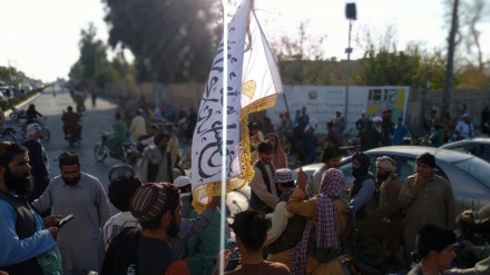 Pushtohen 8 qendra krahinore të Afganistanit në 5 ditë; Farah dhe Pul-e-Khumri gjithashtu ranë në duart e talebanëve