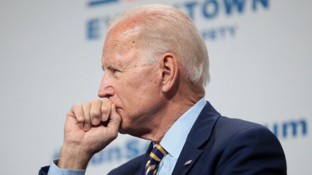 Usa, crolla ai minimi la popolarità di Biden