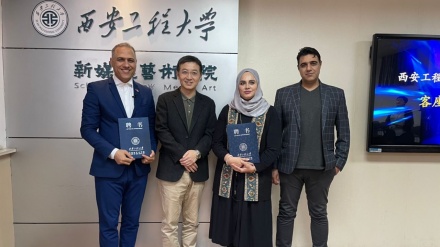 中国の西安交通大学が「名誉教授」の称号をイラン人映画監督に授与