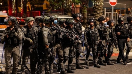 イスラエル軍が、占領下の聖地を襲撃