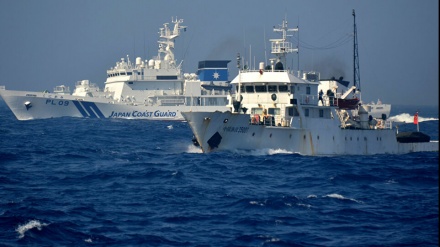 中国海警局の船4隻が、尖閣諸島領海に侵入