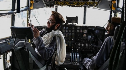 Forcat e grupit Taleban marrin nën kontroll aeroportin e Kabulit (1)