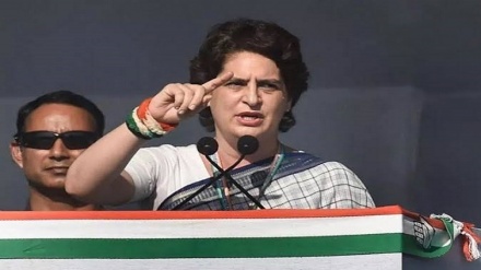 উত্তর প্রদেশ সরকার জনগণের প্রশ্নের জবাব না দিয়ে মিথ্যা কথা বলছে