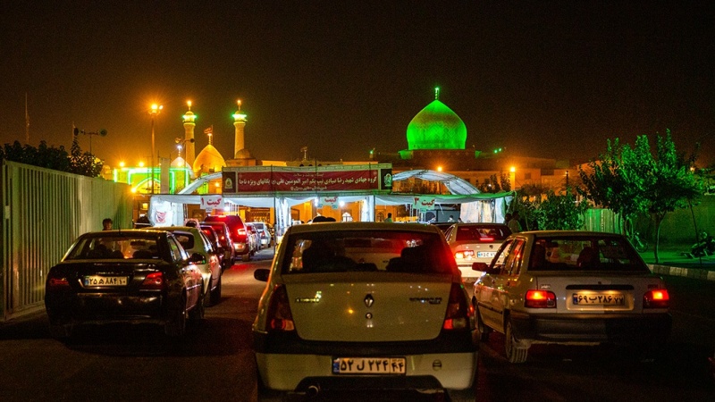 Pusat Vaksinasi Covid-19 untuk pengguna jalan di Rey, Tehran, Iran.