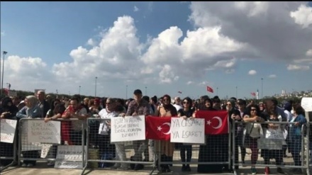 Aşı karşıtları İstanbul Maltepe'de protesto gösterisi düzenledi 
