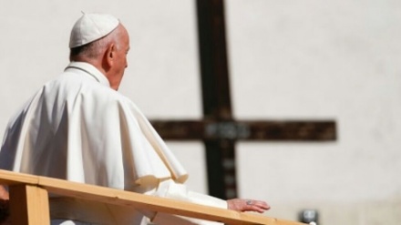 Pedofilia, Papa: Chiesa chieda perdono
