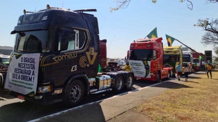  Brazil truckers block roads, Bolsonaro asks protesters to stand down 