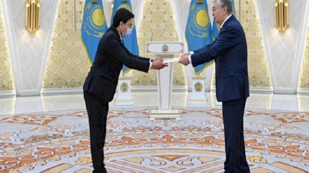 سفیر قرقیزستان در «نورسلطان» اعتبارنامه خود را به رئیس جمهور قزاقستان تقدیم کرد