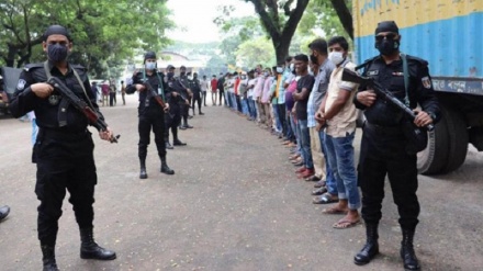 বেসরকারি  দালাল ধরার অভিযানে র‍্যাব, সরকারি দুর্নীতিবাজদের জন্য কেবল নসিহত 