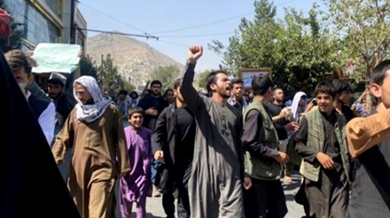 Warga Kabul Protes Serangan Udara Pakistan ke Panjshir