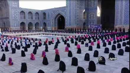 5.500 Tas dan Tablet Dibagikan kepada Siswa di Isfahan
