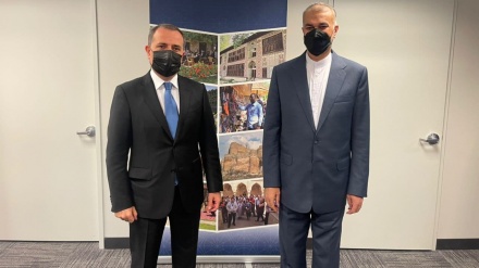 Emir Abdullahiyan, Azerbaycan Cumhuriyeti  mevkidaşı Bayramov ile görüştü