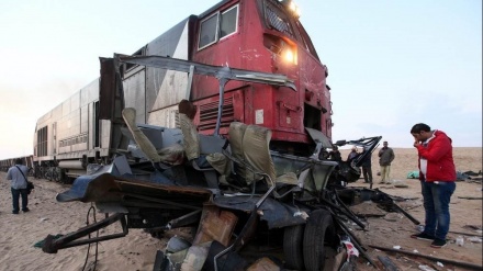 トルコで列車とミニバスの衝突事故で、1６人死傷