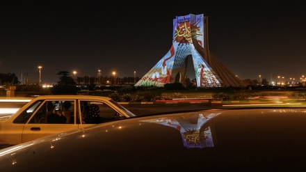 Video Mapping di Tehran Menandai Pekan Pertahanan Suci