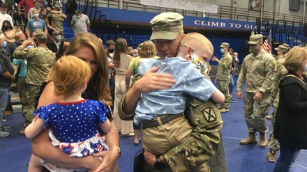 Ushtarët amerikanë kthehen në shtëpi nga Afganistani