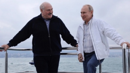 Lukashenko: dalla Russia una grande spedizione di equipaggiamenti militari