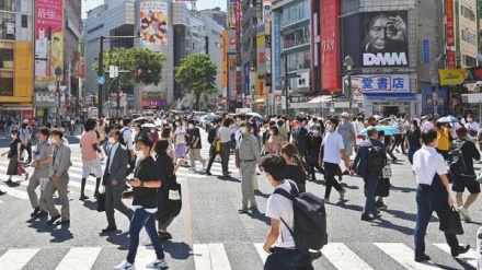 日本政府、19都道府県での緊急事態宣言を月末まで延長へ
