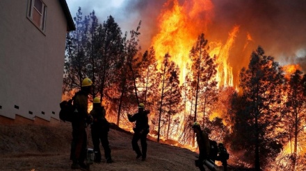 米カリフォルニア州の山火事で、一市が焼失