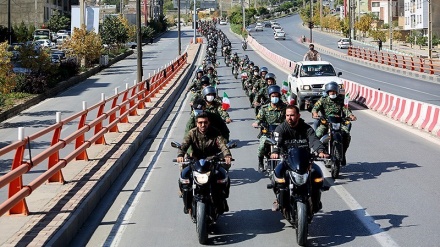 Angkatan Bersenjata Iran di Hamedan Gelar Parade Motor 