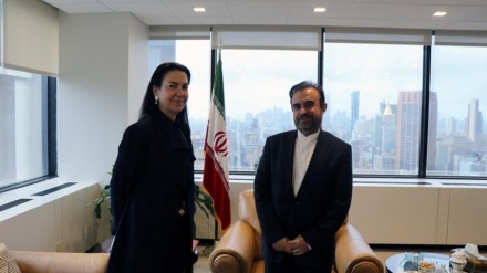 איראן קראה לאו