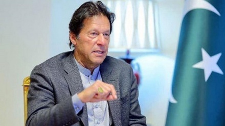 عمران خان: جهان از طالبان حمایت کند