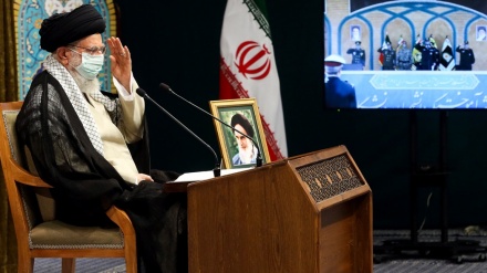 Ayatullah Khamenei Ajak Para Tetangga Tolak Intervensi Asing