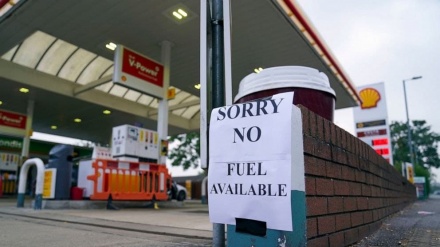 英副首相が、燃料輸送トラック運転手不足解消のため奇妙な策を提案