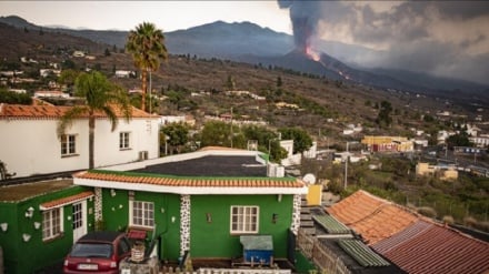 Eruzione Canarie, l’eruzione non si ferma: ordine di evacuazione + VIDEO