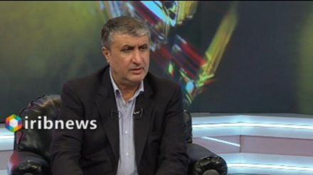 İslami: İran barışçıl nükleer enerji için adım atıyor