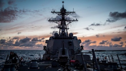 中国軍が米･加の艦船の往来に反応、「完全に注視」　