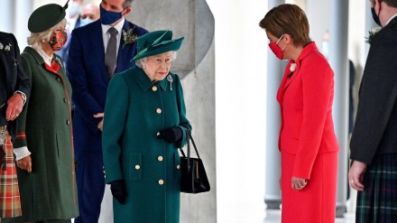 英女王が、国家分裂への恐れからスコットランドを訪問