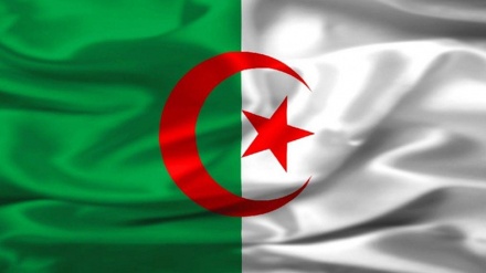 Algeria, alta tensione con Francia: divieto di volo per i jet 