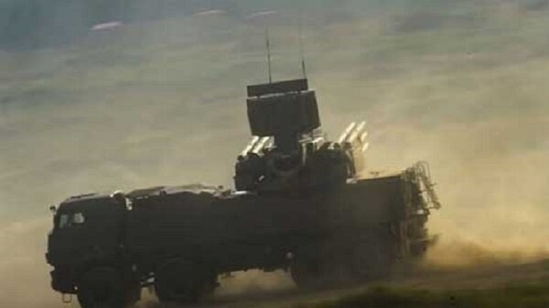 سامانه دفاع هوایی حمیمیم سوریه پهپاد تروریست ها را هدف قرار داد