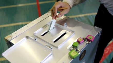 日本衆院選の投票率が前回を上回る、自民の単独過半数が焦点